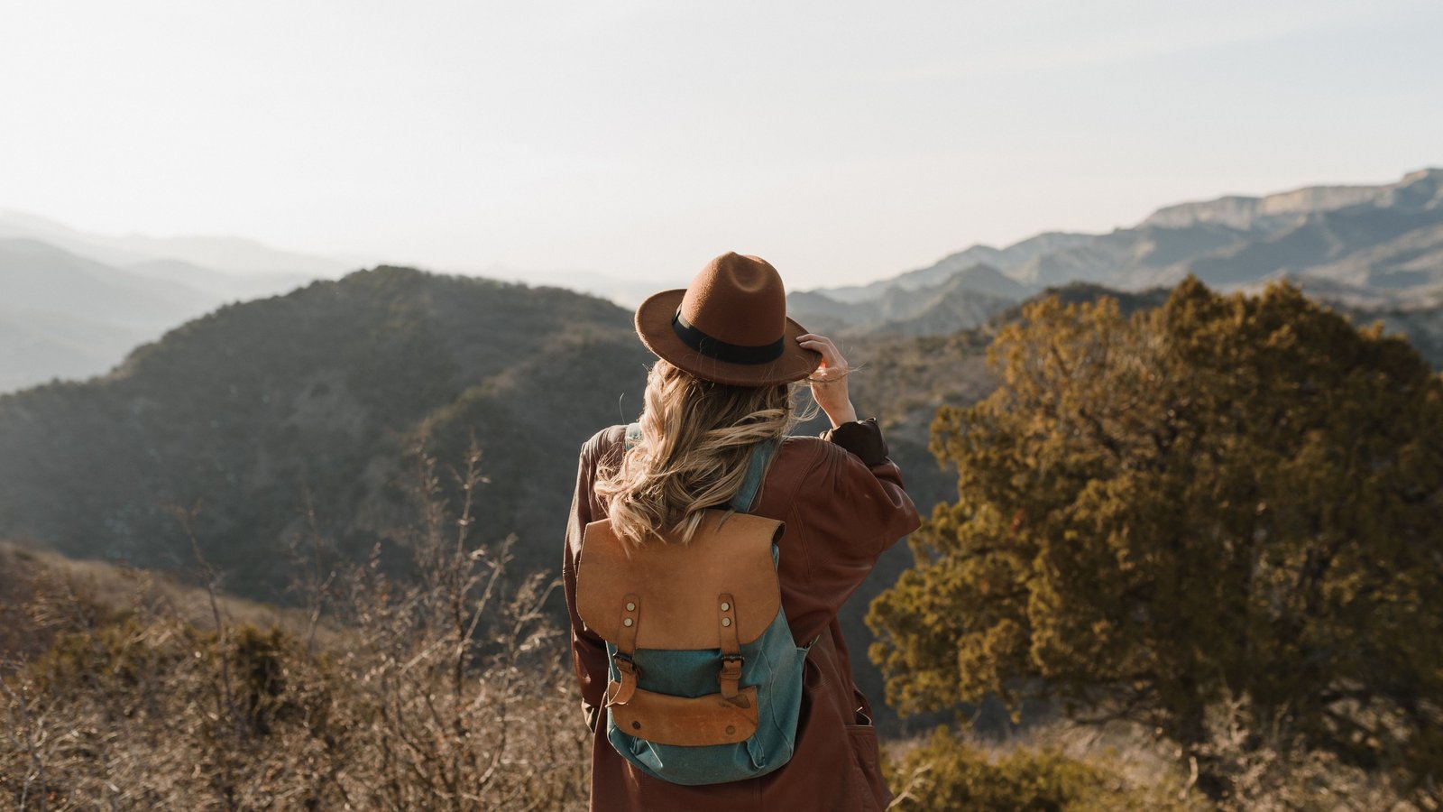 Solo traveler, photographer main subject